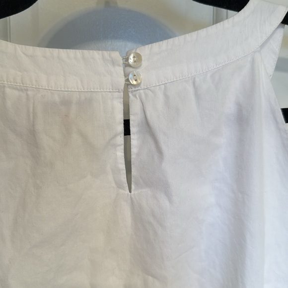 Vineyard Vines Poplin White Sleeveless Tank Top with Blue Embroidery - Picture 9 of 10